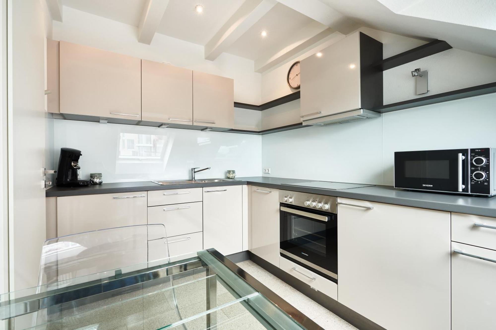 Wohnen Auf Zeit - Innenstadt-Appartements Фрайбург Стая снимка