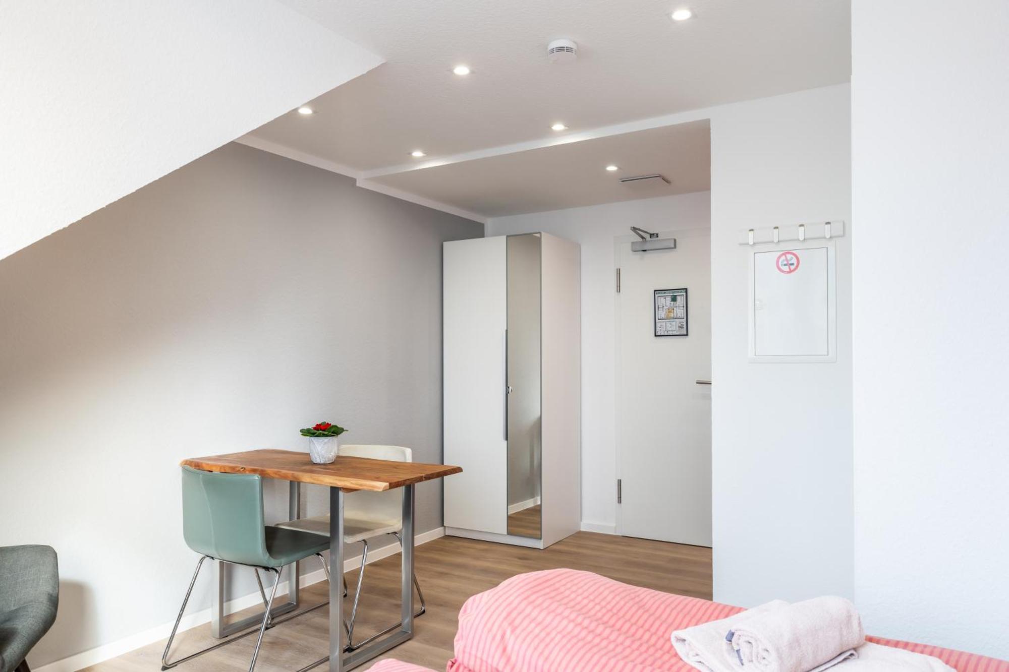 Wohnen Auf Zeit - Innenstadt-Appartements Фрайбург Стая снимка